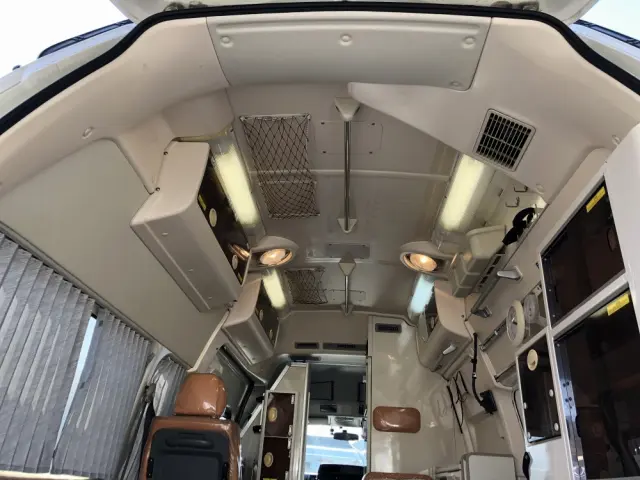 トヨタ ハイエース CBF-TRH226S(4WD)の写真22