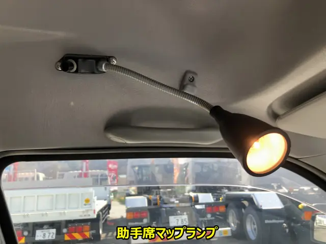 トヨタ ハイエース CBF-TRH226S(4WD)の写真43