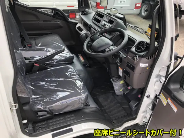 三菱 キャンター 2RG-FEAV0(2WD)の写真4