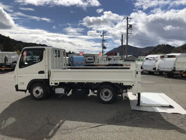 三菱 キャンター 2RG-FBA20(2WD)の写真7