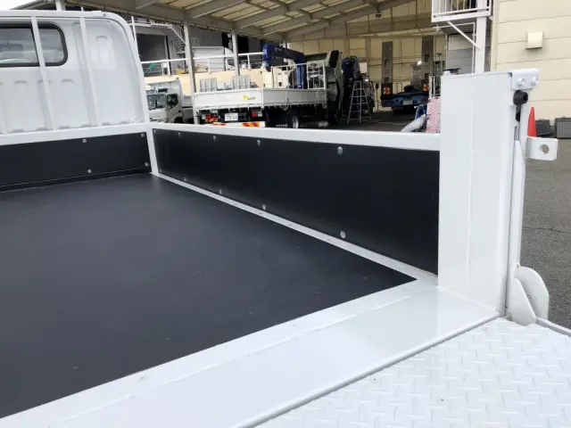 三菱 キャンター 2RG-FBA20(2WD)の写真14