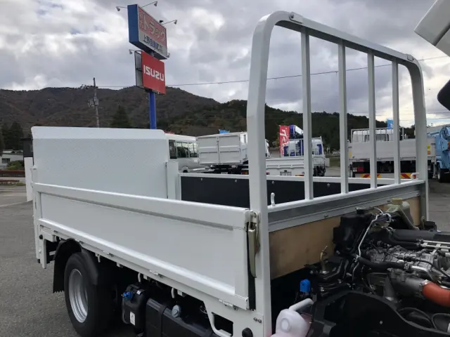 三菱 キャンター 2RG-FBA20(2WD)の写真23