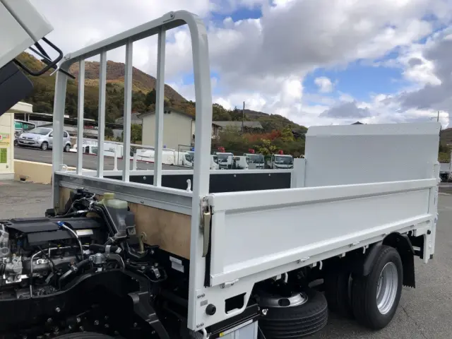 三菱 キャンター 2RG-FBA20(2WD)の写真24