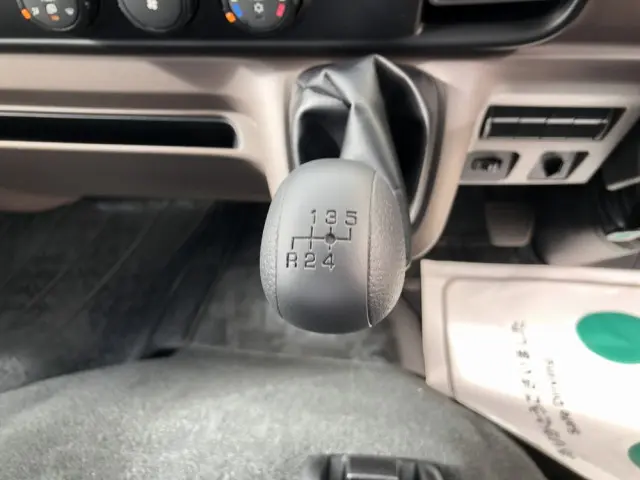 三菱 キャンター 2RG-FBA20(2WD)の写真41