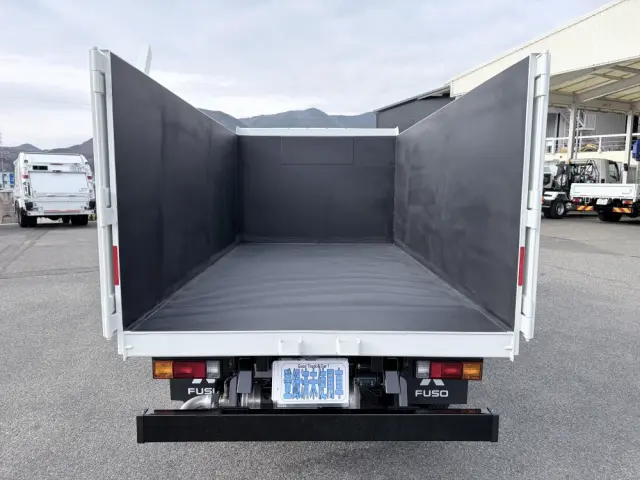 三菱 キャンター 2RG-FBA60(2WD)の写真13