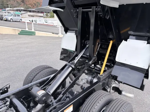 三菱 キャンター 2RG-FBA60(2WD)の写真24