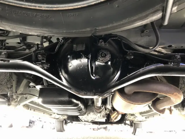 トヨタ ハイエース CBF-TRH226S(4WD)の写真9