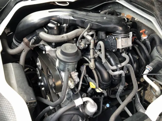 トヨタ ハイエース CBF-TRH226S(4WD)の写真10