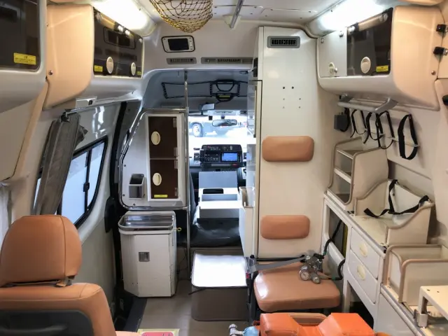 トヨタ ハイエース CBF-TRH226S(4WD)の写真16