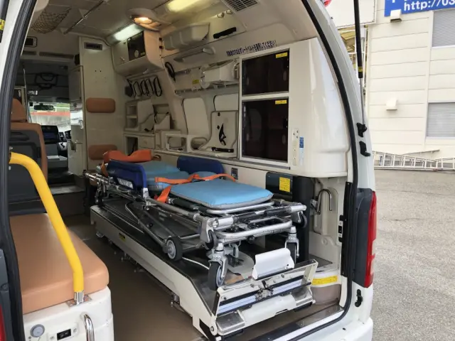 トヨタ ハイエース CBF-TRH226S(4WD)の写真19