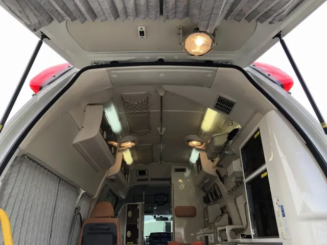 トヨタ ハイエース CBF-TRH226S(4WD)の写真20