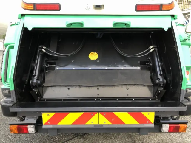 いすゞ エルフ TPG-NPR85YN(2WD)の写真13