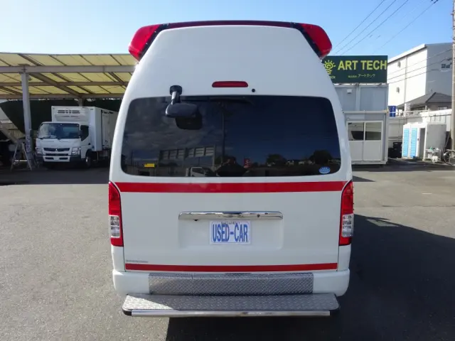トヨタ ハイエース CBF-TRH226S(4WD)の写真3