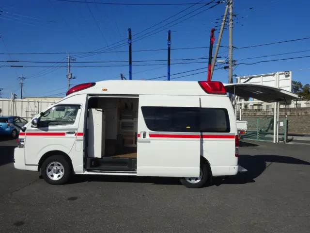 トヨタ ハイエース CBF-TRH226S(4WD)の写真7