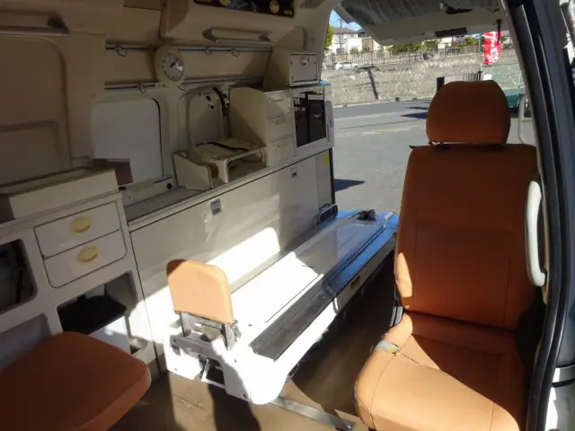 トヨタ ハイエース CBF-TRH226S(4WD)の写真17