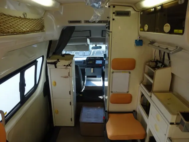 トヨタ ハイエース CBF-TRH226S(4WD)の写真18