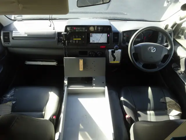 トヨタ ハイエース CBF-TRH226S(4WD)の写真36
