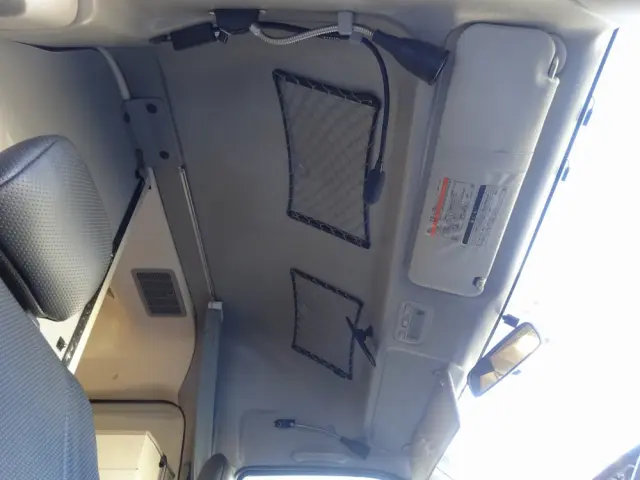 トヨタ ハイエース CBF-TRH226S(4WD)の写真37