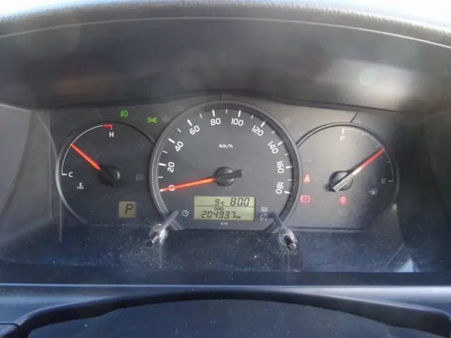 トヨタ ハイエース CBF-TRH226S(4WD)の写真48