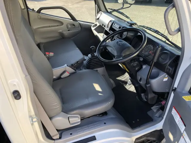 日野 デュトロ TKG-XZU600F(2WD)の写真4