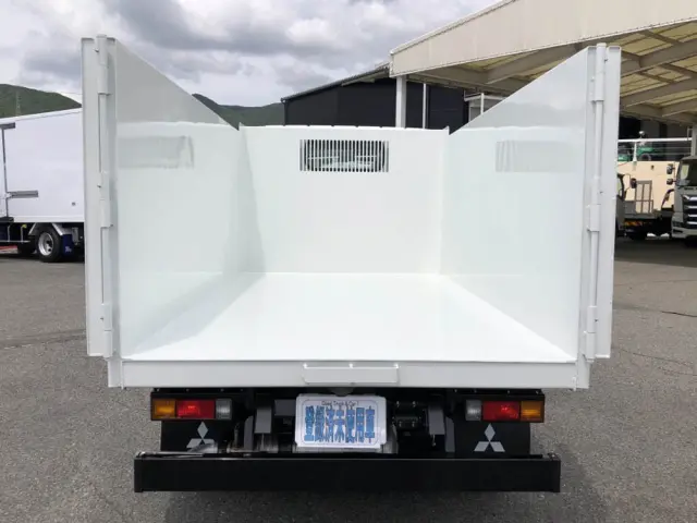 三菱 キャンター 2RG-FBA60(2WD)の写真13
