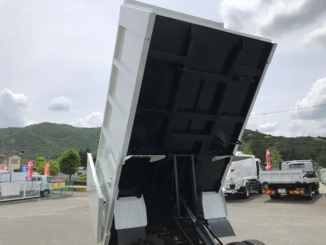 三菱 キャンター 2RG-FBA60(2WD)の写真18