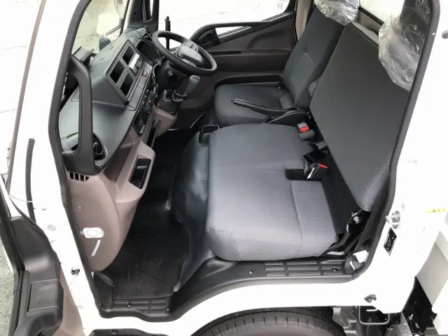 三菱 キャンター 2RG-FBA60(2WD)の写真33
