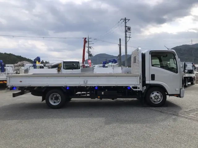 いすゞ エルフ 2RG-NPR88YM(2WD)の写真18