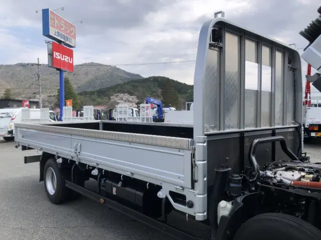 いすゞ エルフ 2RG-NPR88YM(2WD)の写真20