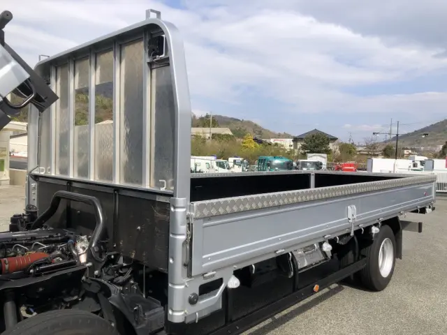 いすゞ エルフ 2RG-NPR88YM(2WD)の写真21