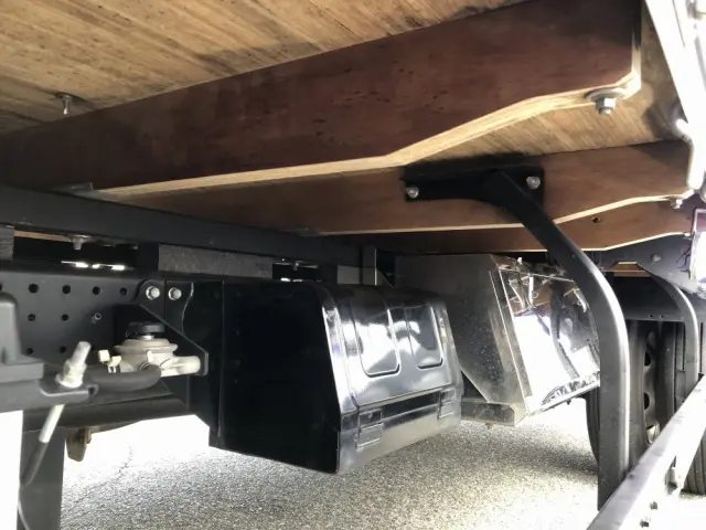 いすゞ エルフ 2RG-NPR88YM(2WD)の写真24