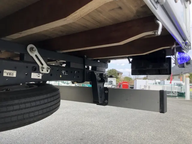 いすゞ エルフ 2RG-NPR88YM(2WD)の写真25