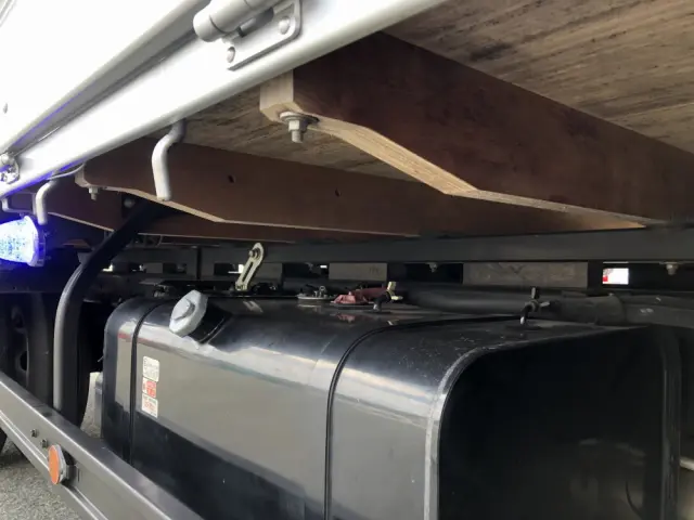 いすゞ エルフ 2RG-NPR88YM(2WD)の写真26