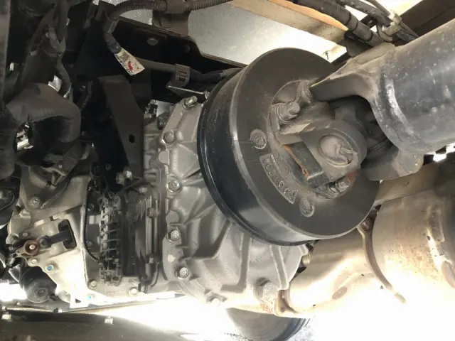 いすゞ エルフ 2RG-NPR88YM(2WD)の写真32