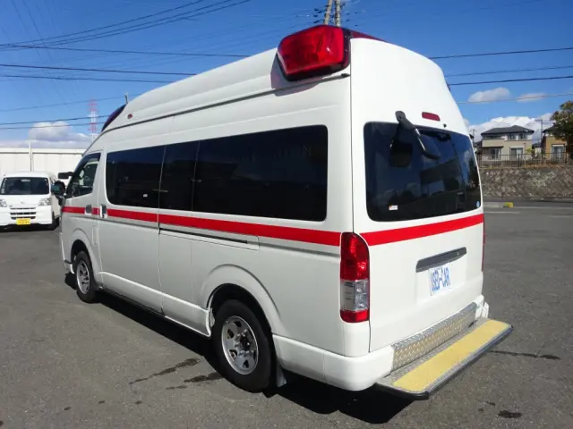 トヨタ ハイエースバン CBF-TRH226S(4WD)の写真6