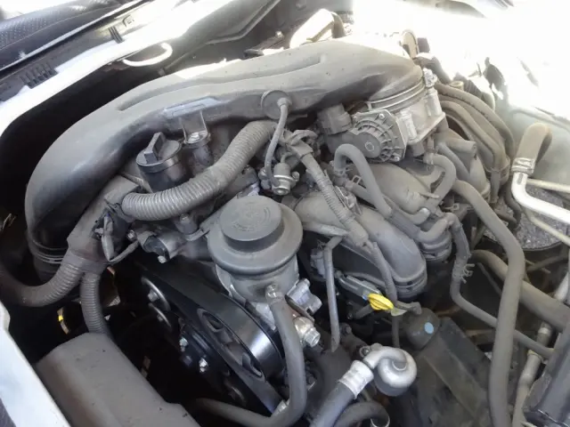 トヨタ ハイエースバン CBF-TRH226S(4WD)の写真9