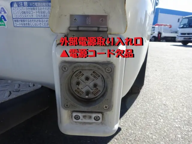 トヨタ ハイエースバン CBF-TRH226S(4WD)の写真32