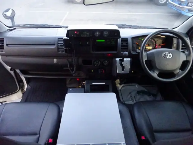 トヨタ ハイエースバン CBF-TRH226S(4WD)の写真42