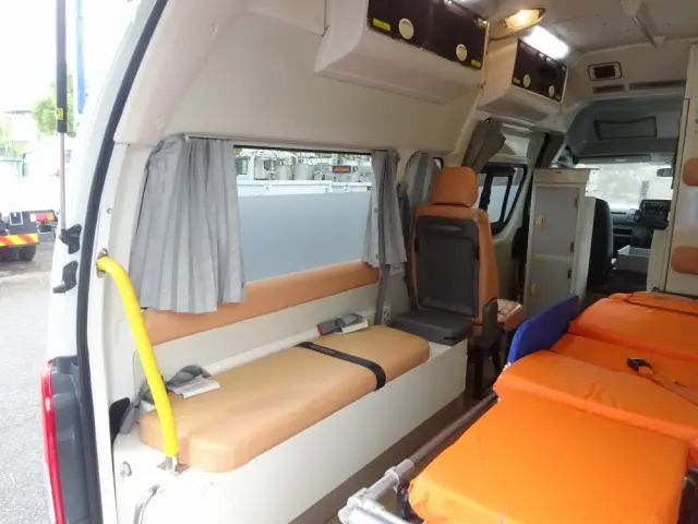 トヨタ ハイエース CBF-TRH226S(4WD)の写真13