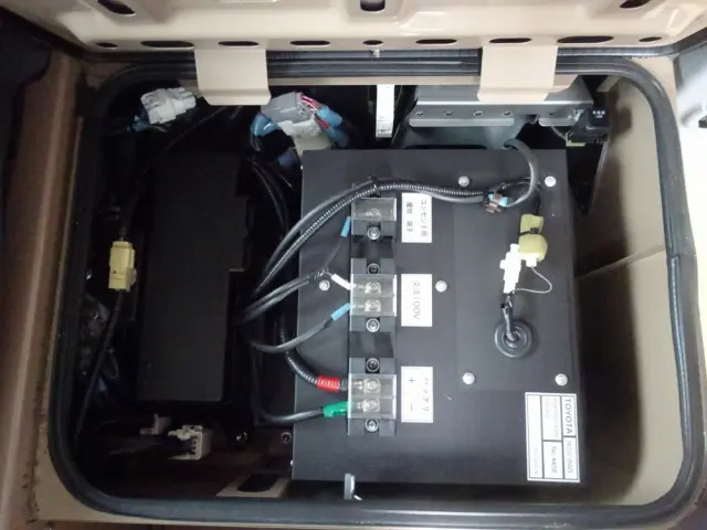トヨタ ハイエース CBF-TRH226S(4WD)の写真19