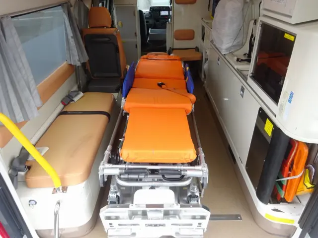 トヨタ ハイエース CBF-TRH226S(4WD)の写真20