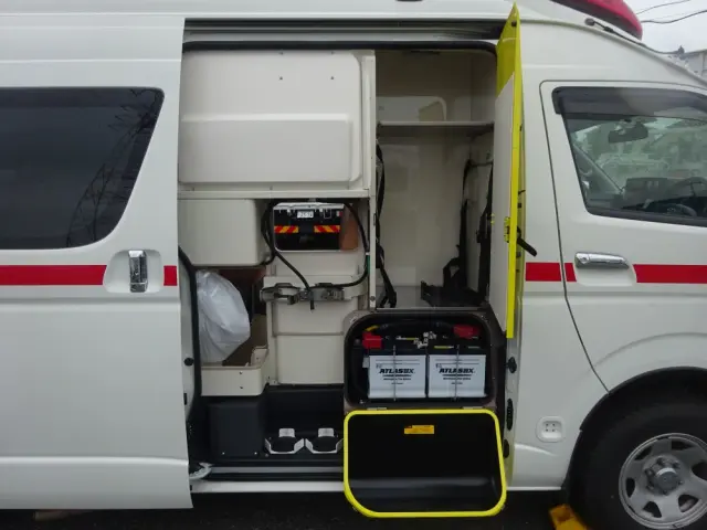 トヨタ ハイエース CBF-TRH226S(4WD)の写真30