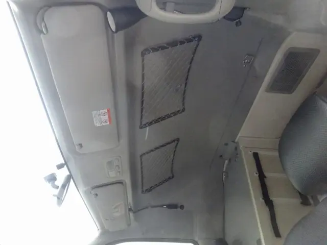 トヨタ ハイエース CBF-TRH226S(4WD)の写真36