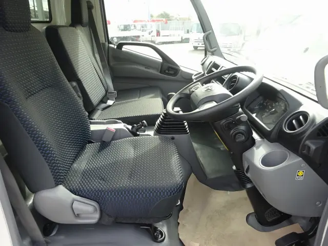 トヨタ ダイナ 2KG-XZU722(2WD)の写真4