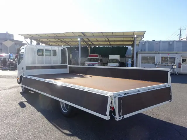 トヨタ ダイナ 2KG-XZU722(2WD)の写真6