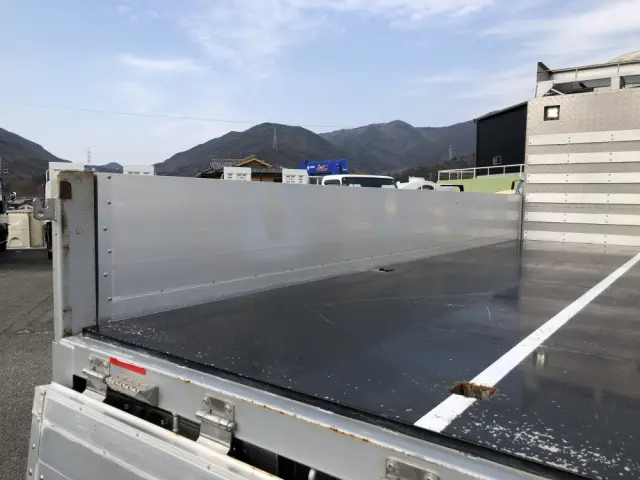 いすゞ フォワード 2RG-FTR90U2(2WD)の写真14