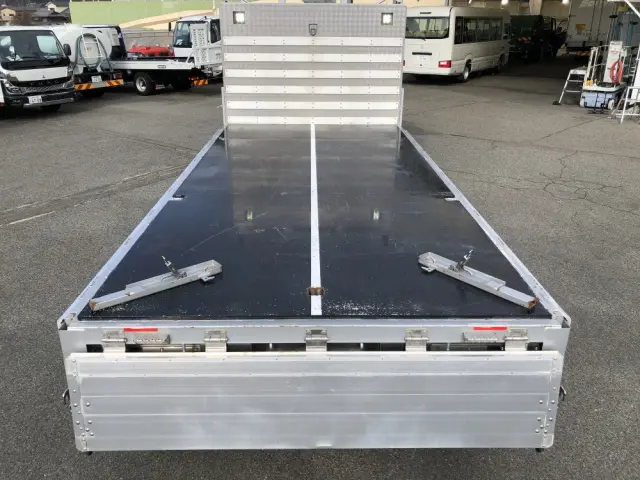 いすゞ フォワード 2RG-FTR90U2(2WD)の写真16