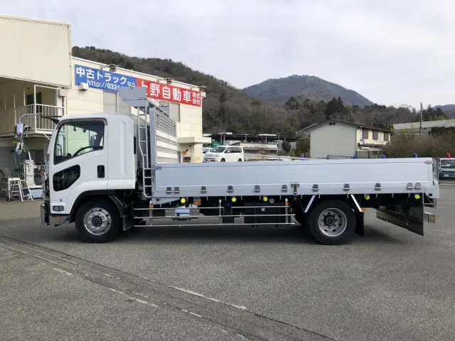 いすゞ フォワード 2RG-FTR90U2(2WD)の写真22