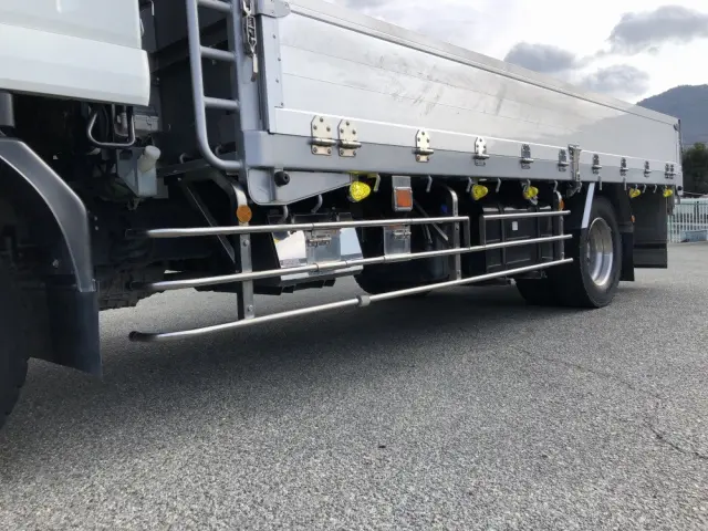 いすゞ フォワード 2RG-FTR90U2(2WD)の写真28