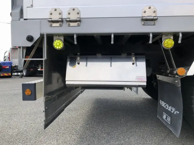 いすゞ フォワード 2RG-FTR90U2(2WD)の写真31